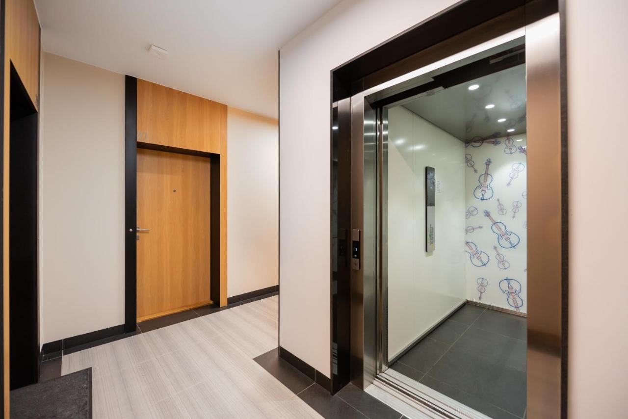 Zoliborz Obsidian Apartment ワルシャワ エクステリア 写真